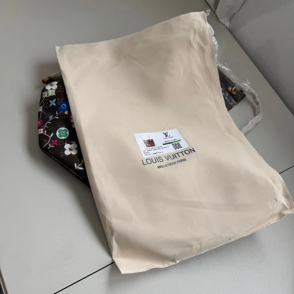 Big brown tote with flowers and matching pouch nwt - Picture 10 of 11